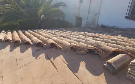 construir un tejado de tejas en vivienda de triana, sevilla
